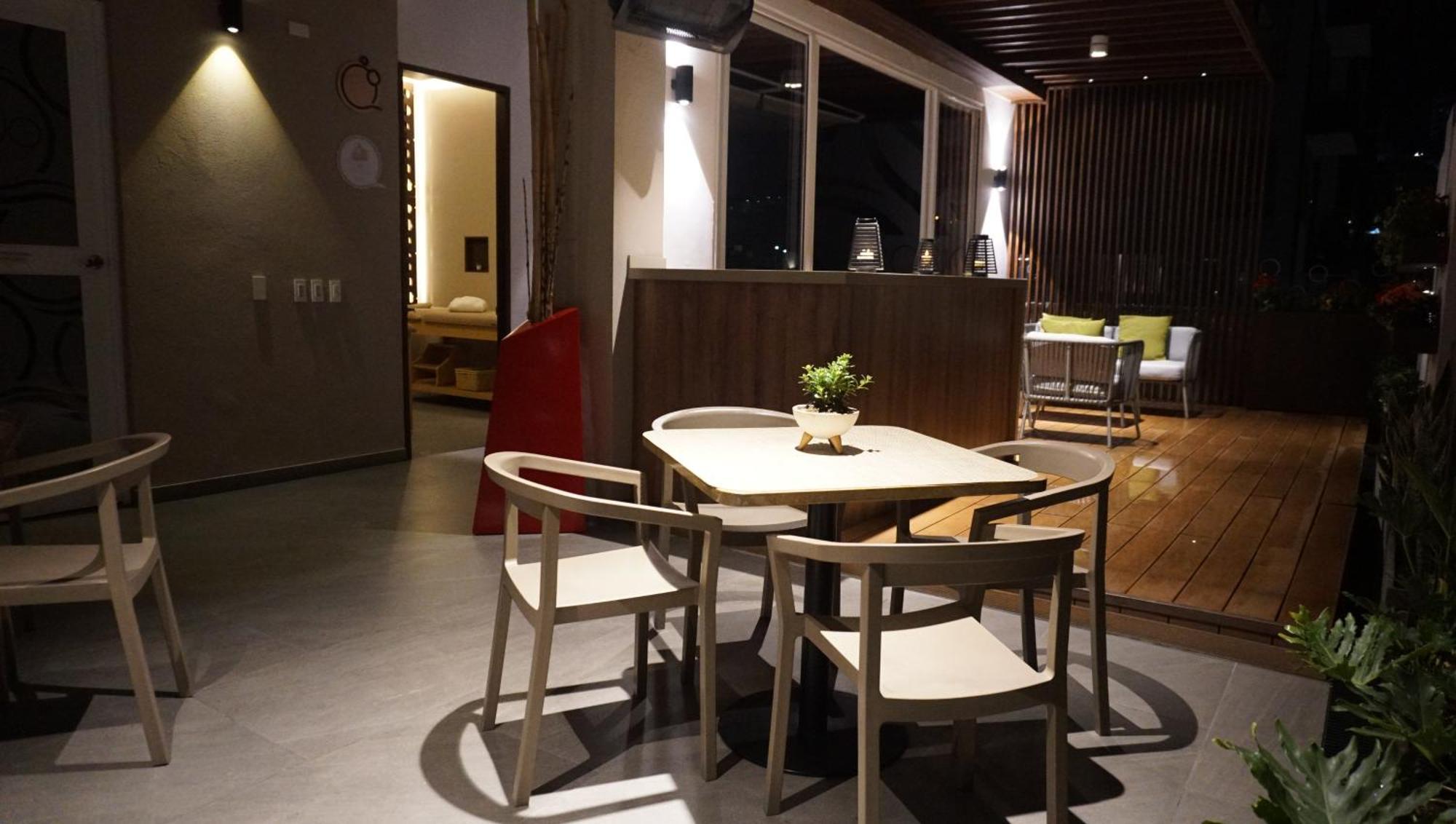Quo Quality Hotel Manizales Exterior photo A dining room