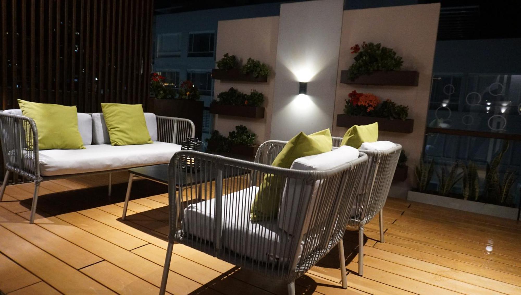Quo Quality Hotel Manizales Exterior photo A modern garden furniture set