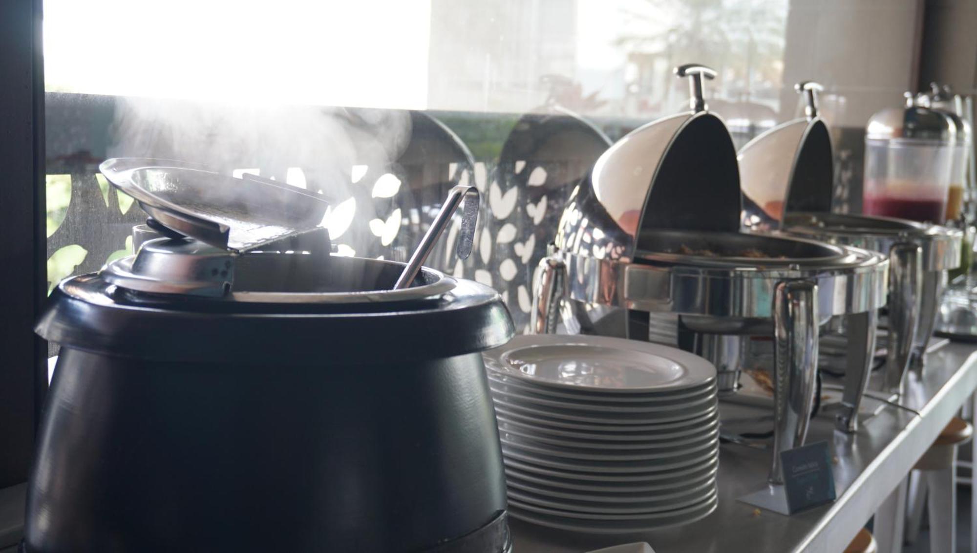 Quo Quality Hotel Manizales Exterior photo A chafing dish